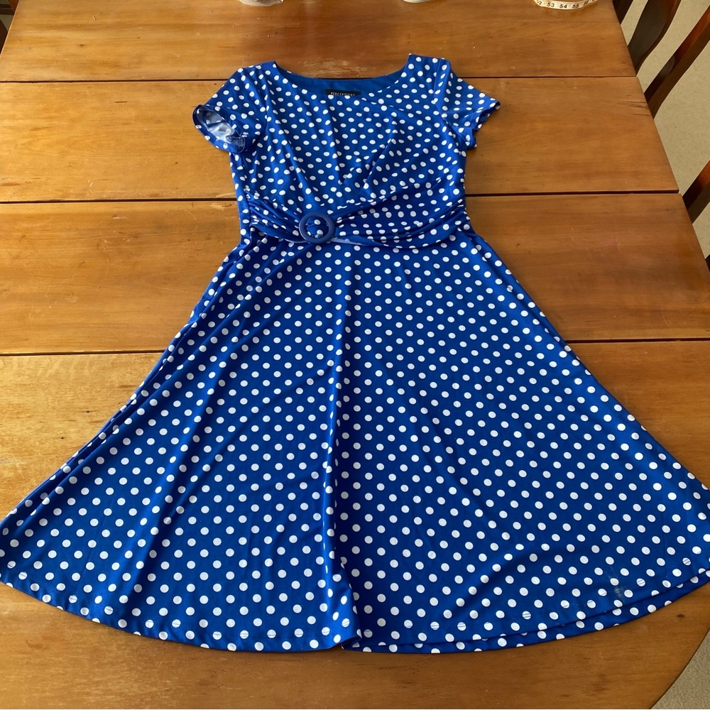 Pretty Woman Polka Dot Blue and White Knee-Length Dress with Belt, Cap Sleeves